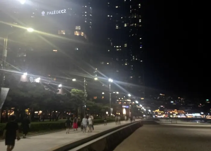 40, 2 Minutes Run To The Beach, Close To The Sea, 5 Minutes To Club D Oasis Swimming Pool, And Long Walk Along The 부산광역시